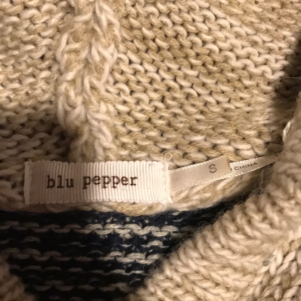 Small sweater - Picture 2 of 3
